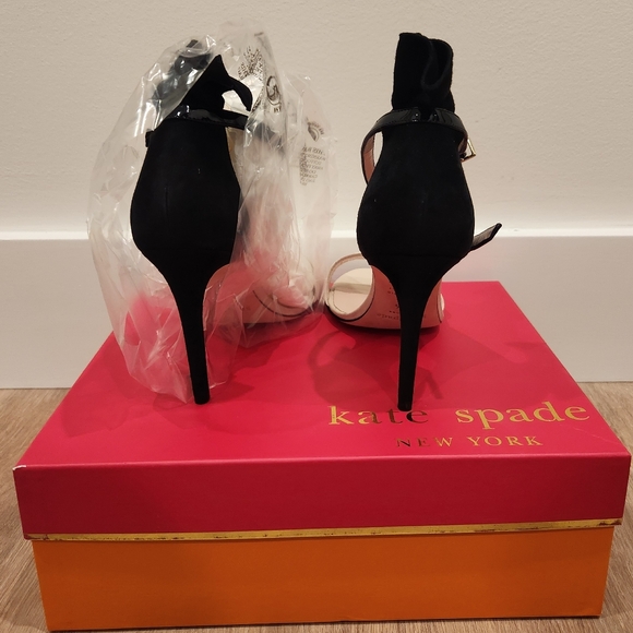 New Kate Spade New York Sandal Nude Leader Black Suede Ankle Stap Heel 8.5 - Picture 4 of 6